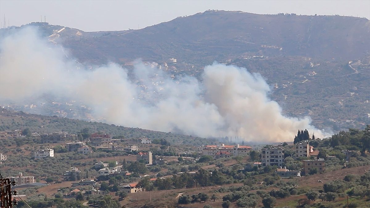 İsrail ordusunun, Lübnan’ın güneyinde birkaç farklı noktaya hava saldırısı düzenlediği
