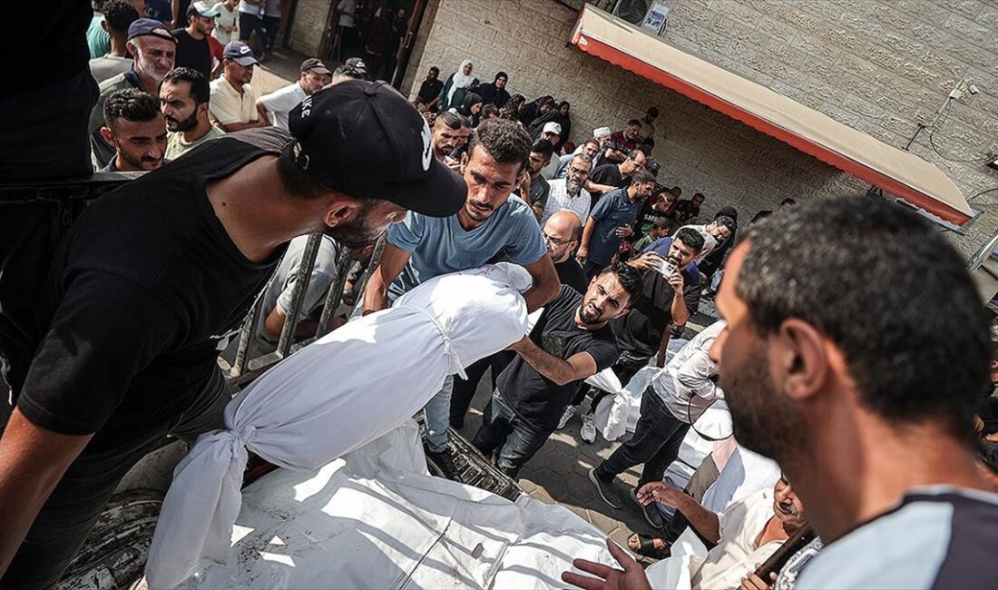 İsrail'in Gazze Şeridi'nin çeşitli bölgelerine düzenlediği saldırılarda 10 Filistinli öldü,