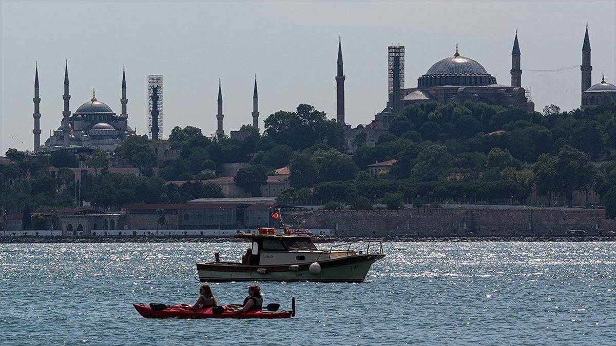.Genel hava sıcaklığının sabahın ilk saatleri itibarıyla 26,7, hissedilen sıcaklığın