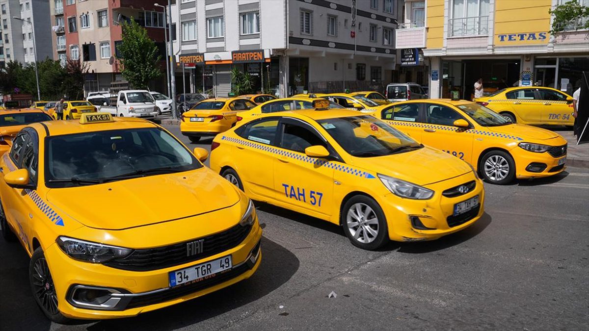 İstanbul'da taksiciler, İstanbul Büyükşehir Belediyesi (İBB) Ulaşım Koordinasyon Merkezi (UKOME)