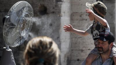 Ülkede yüksek sıcaklıklar sebebiyle yarın için 13 kentte "kırmızı" alarm