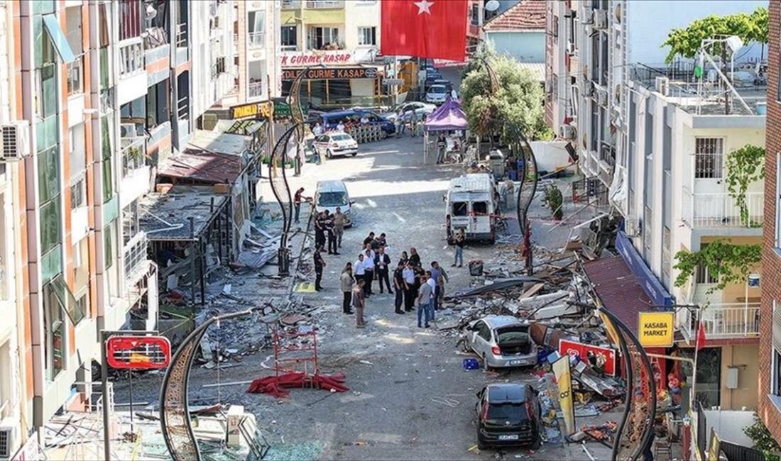 İzmir'in Torbalı ilçesinde 5 kişinin öldüğü, 63 kişinin yaralandığı patlamaya