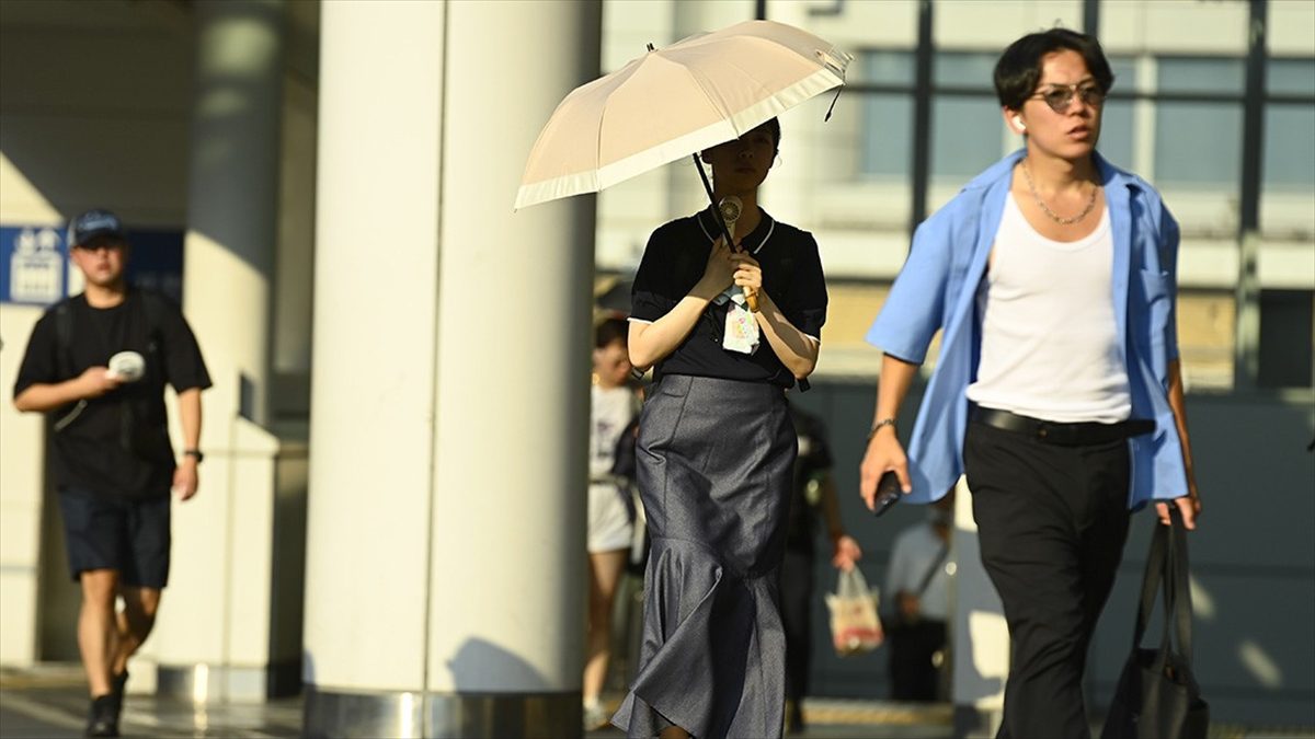 Japonya'da 37 dereceye ulaşması beklenen sıcaklıklar nedeniyle "güneş çarpması" uyarısı