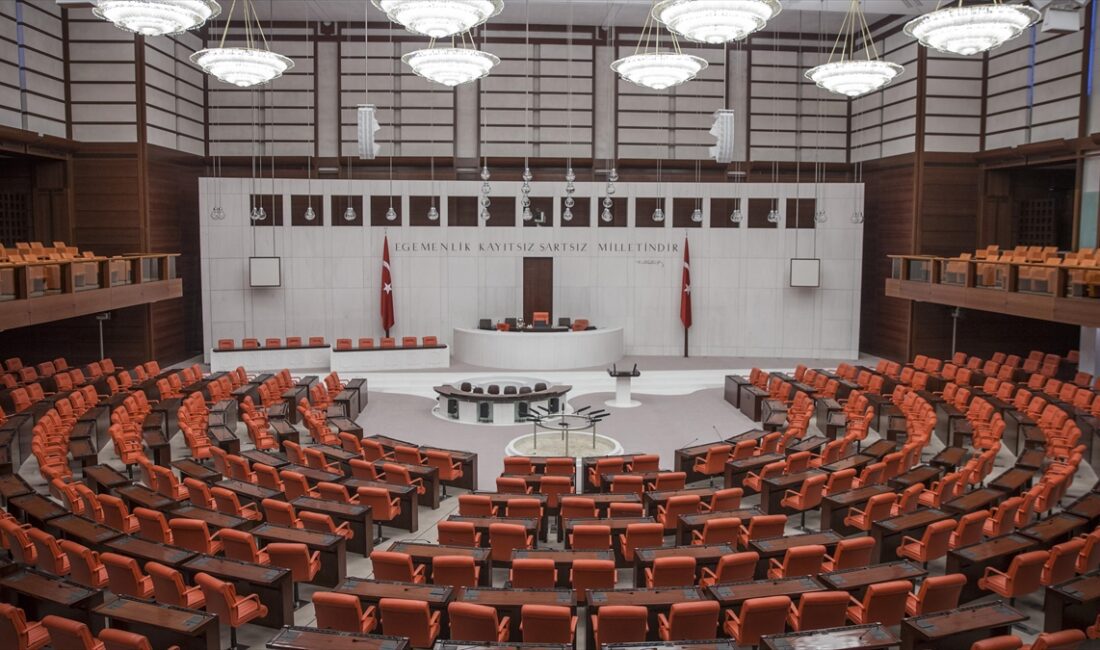 AK Parti milletvekillerinin imzasını taşıyan, kamuda tasarruf tedbirlerine ilişkin düzenlemeler