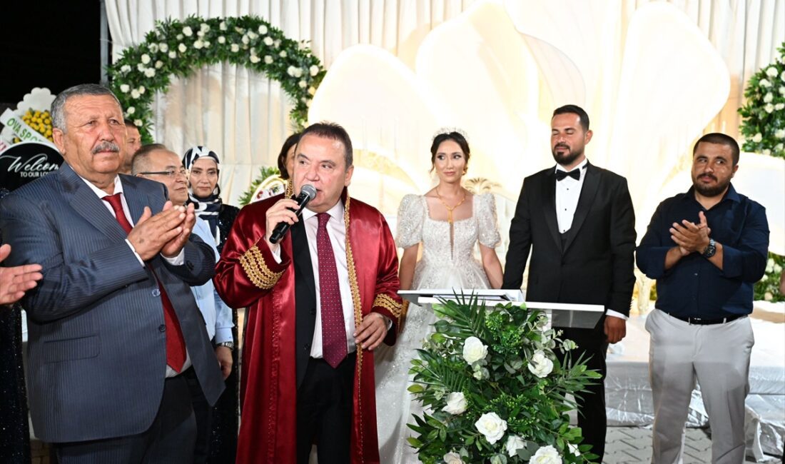 ANTALYA (AA) – Kaş Belediye Başkanı Erol Demirhan’ın kızı Seçil
