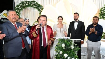 ANTALYA (AA) – Kaş Belediye Başkanı Erol Demirhan’ın kızı Seçil