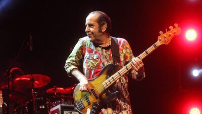 Efsane müzik grubu MFÖ'deki performansı ve rol aldığı filmlerle hafızalara