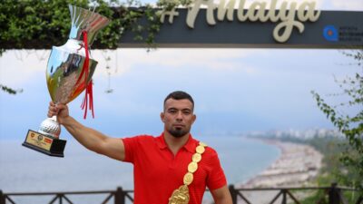 663. Tarihi Kırkpınar Yağlı Güreşleri'nde başpehlivanlığı kazanan Yusuf Can Zeybek