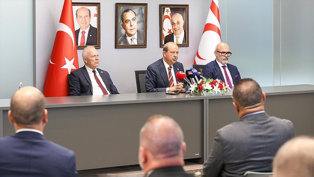 KKTC Cumhurbaşkanı Tatar, İngiltere'nin Kıbrıs'ta iki egemen üssü bulunduğunu ve