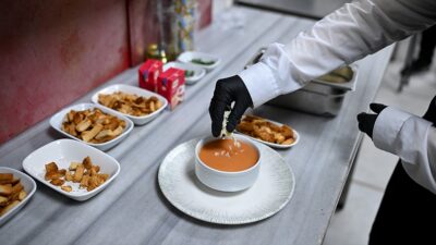 Türkiye'de "konaklama ve yiyecek hizmeti" sektöründe ücretli çalışan sayısı mayıs