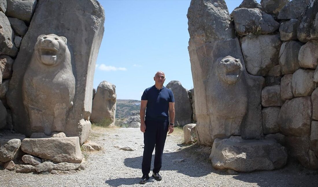 Kültür ve Turizm Bakanı Mehmet Nuri Ersoy, Çorum'un Boğazkale ilçesindeki