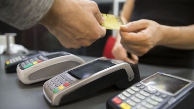 Arife ve dört bayram gününü kapsayan Kurban Bayramı döneminde gerçekleşen