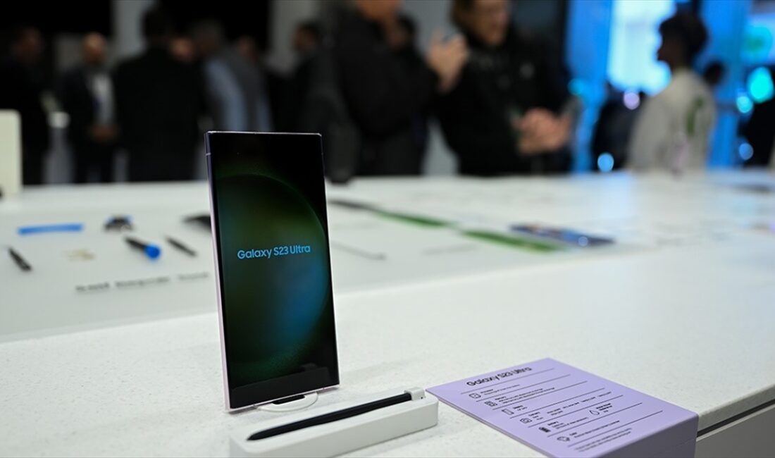 Küresel akıllı telefon satışlarının yılın ikinci çeyreğinde 2023'ün aynı dönemine