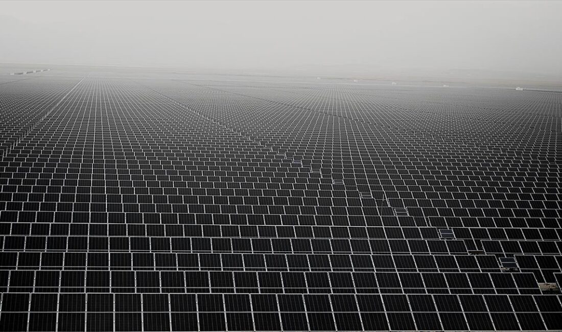 Küresel güneş enerjisi kurulu gücü, bu yıl sonunda ilave edilmesi