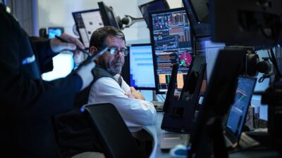 Küresel piyasalarda, dün Fed Başkanı Jerome Powell'ın, faiz indirimi için