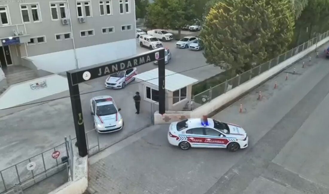 İçişleri Bakanı Ali Yerlikaya, Balıkesir'de düzenlenen "Kuyu-12" operasyonu kapsamında gözaltına