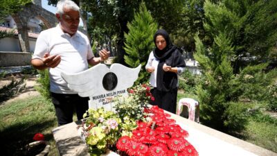 ANTALYA (AA) – SÜLEYMAN ELÇİN – Antalya'da sahipsiz köpeklerden kaçarken