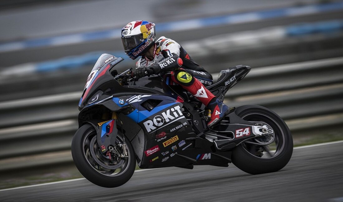 Milli motosikletçi Toprak Razgatlıoğlu, Dünya Superbike Şampiyonası'nın Büyük Britanya etabında