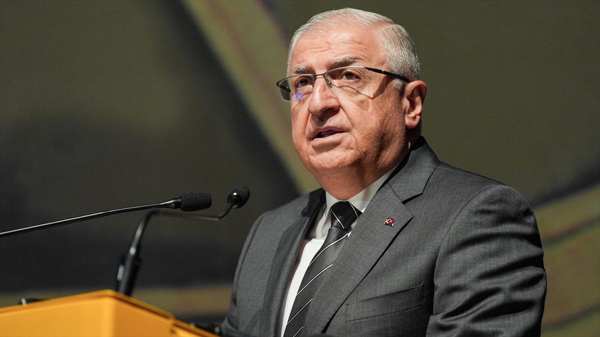 Milli Savunma Bakanı Yaşar Güler, "Türkiye'ye karşı bazı unsurların kamu