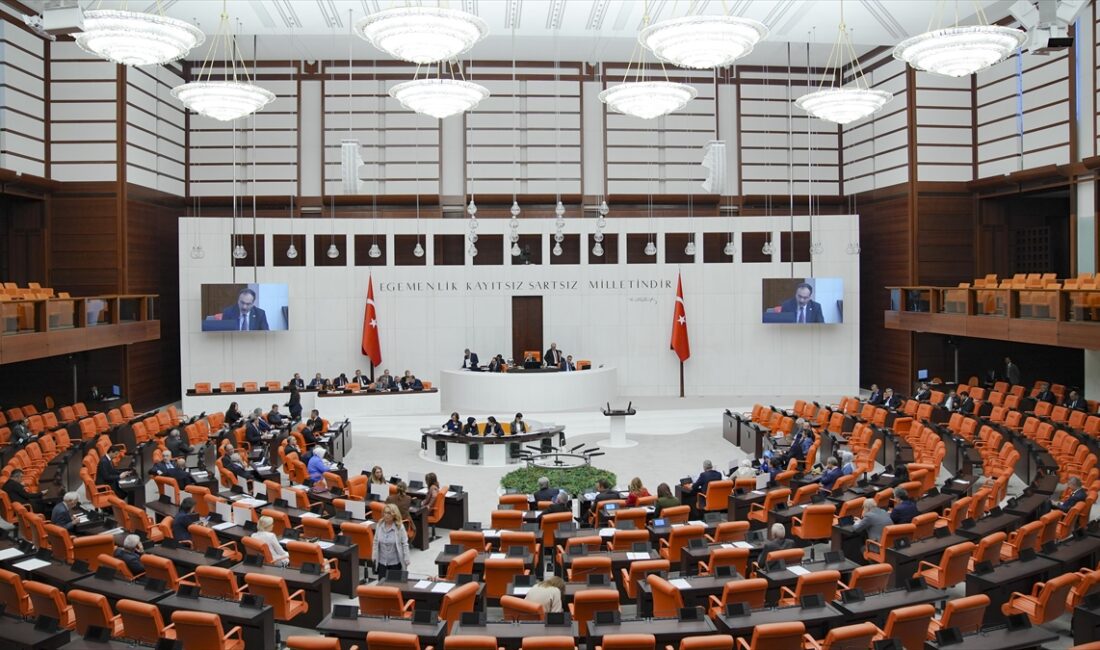 TBMM Genel Kurulunda, Öğretmenlik Mesleği Kanunu Teklifi'nin 16 maddesi daha