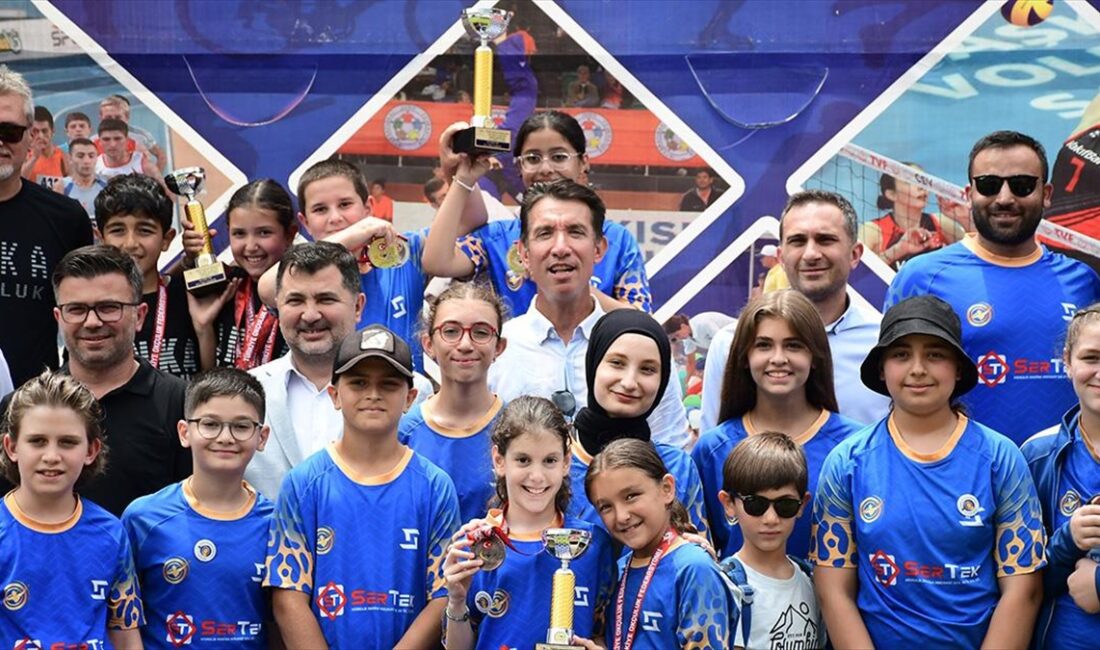 Türkiye Okçuluk Federasyonu Yönetim Kurulu Üyesi Metin Gazoz, "Türk spor