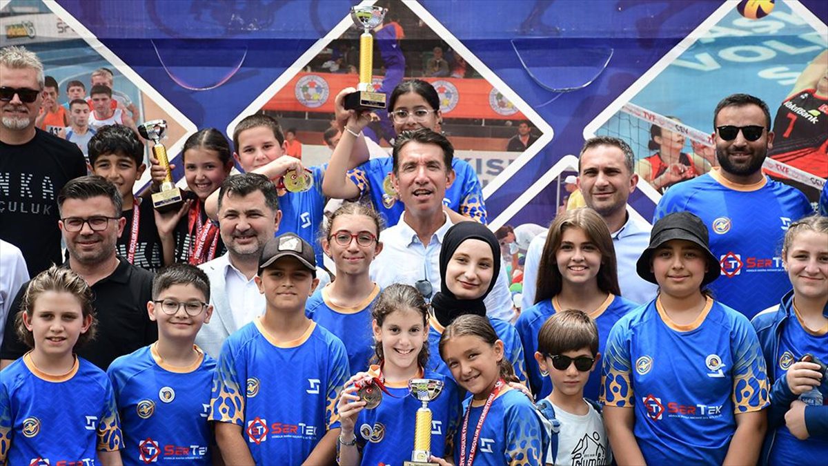 Türkiye Okçuluk Federasyonu Yönetim Kurulu Üyesi Metin Gazoz, "Türk spor
