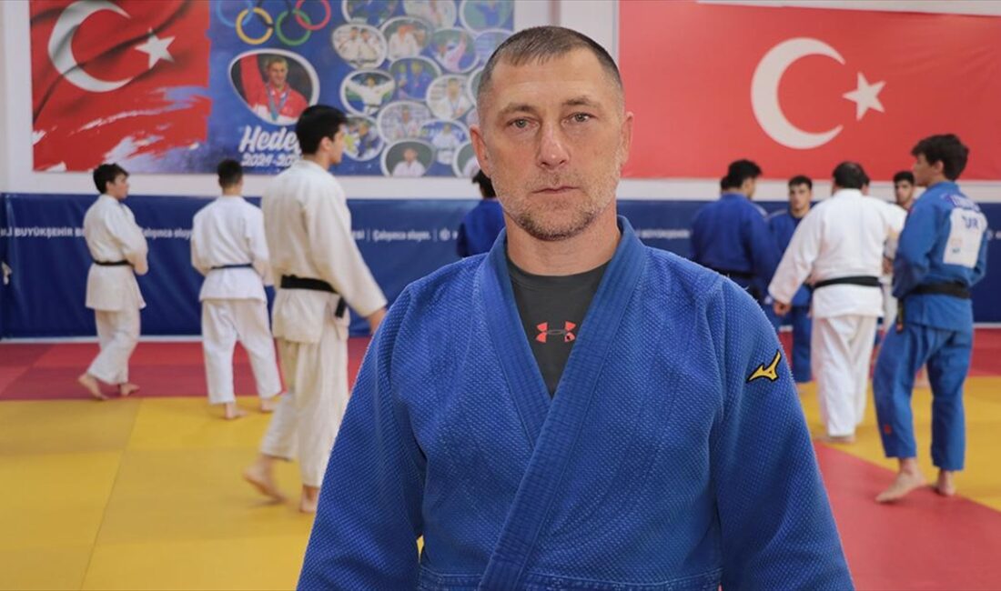 Sydney 2000 Olimpiyat Oyunları'nda Türkiye'ye judoda ilk altın madalyayı kazandıran