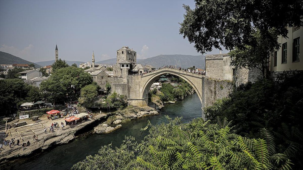 Bosna Hersek'in güneyinde bulunan ve Neretva Nehri'nin "Osmanlı gerdanlığı" olarak