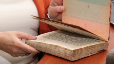 Atatürk Üniversitesi Edebiyat Fakültesi Öğretim Üyesi Doç. Dr. Nazire Erbay'ın