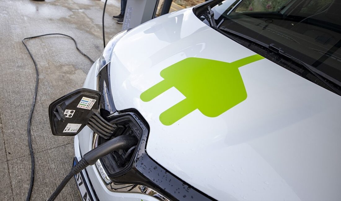 Türkiye'de "tam elektrikli" otomobil satış sayısı, yılın ilk 6 ayında