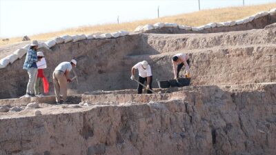 Güneydoğu Anadolu Bölgesi'nin en büyük höyükleri arasında yer alan Kilis'teki