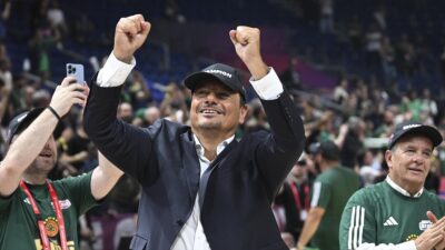 Yunanistan'ın Panathinaikos basketbol takımı, Türk başantrenör Ergin Ataman'ın sözleşmesinin 3