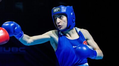 PARIS (AA) – North Paris Arena’da yapılan kadınlar 60 kilo