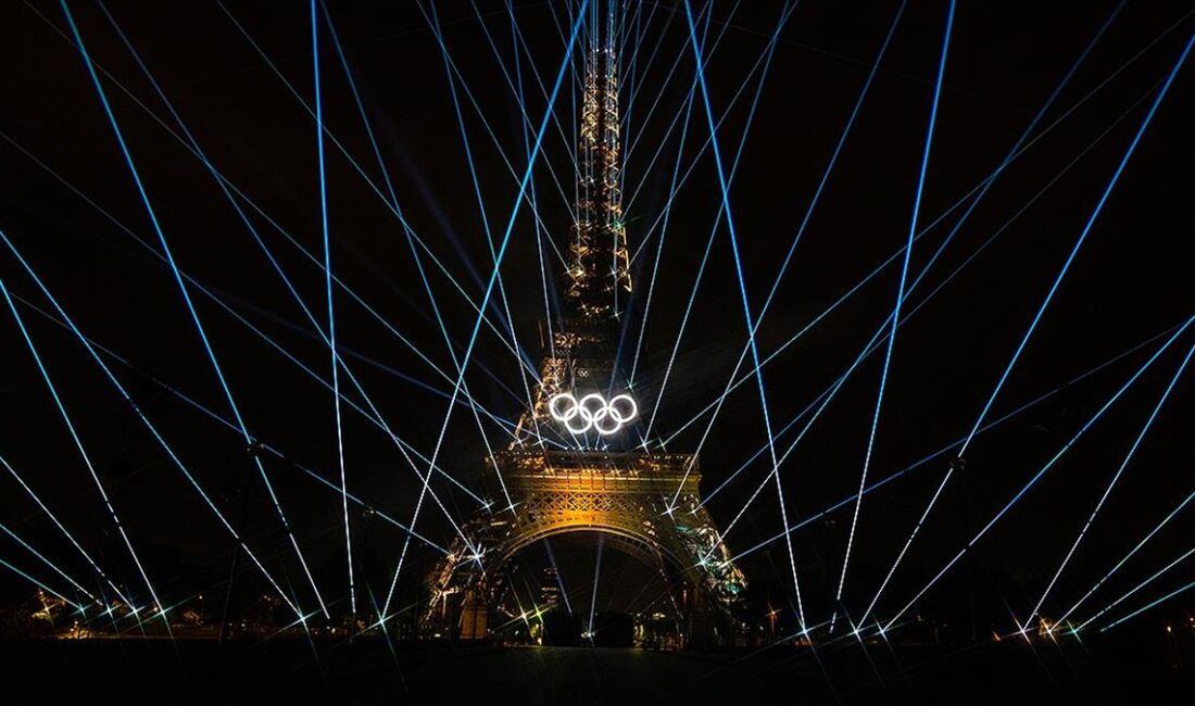 2024 Paris Olimpiyatları'nın açılış töreninin sanat yönetmenliğini yürüten Jolly, Hristiyanlığa