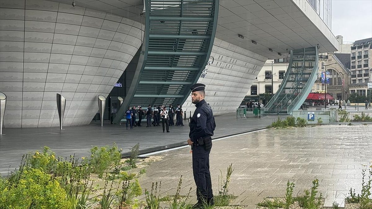 PARIS (AA) – Paris Kongre Merkezi’ne kurulan ana medya merkezinin
