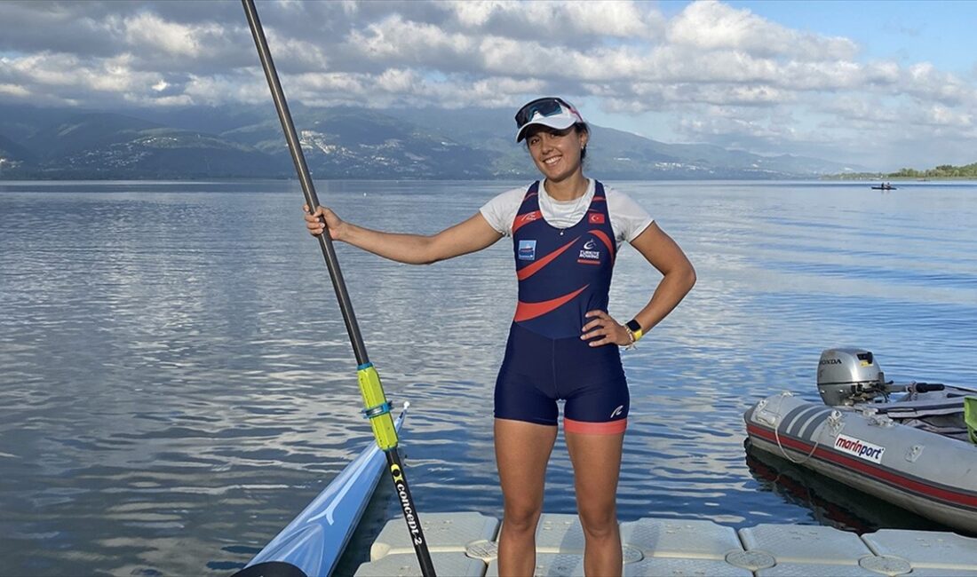 Türkiye'yi olimpiyatlarda temsil edecek ilk kadın kürek sporcusu Elis Özbay,