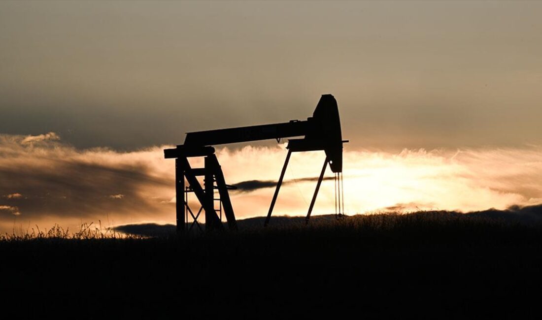 Brent petrolün varil fiyatı, petrol rafinerilerinin talebindeki gerileme ve Orta