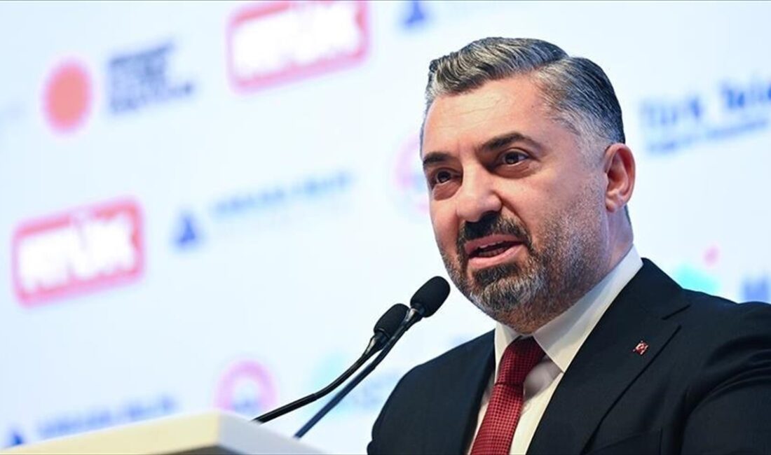 Radyo ve Televizyon Üst Kurulu (RTÜK) Başkanı Ebubekir Şahin, aşırı