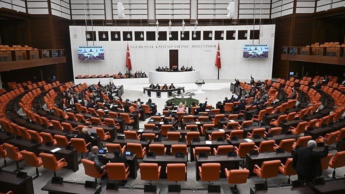 Sahipsiz hayvanlara yönelik Hayvanları Koruma Kanununda Değişiklik Yapılmasına Dair Kanun