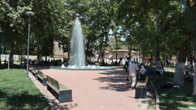 Şanlıurfa, Kahramanmaraş ve Adıyaman'da sıcak hava yaşamı olumsuz etkiliyor.