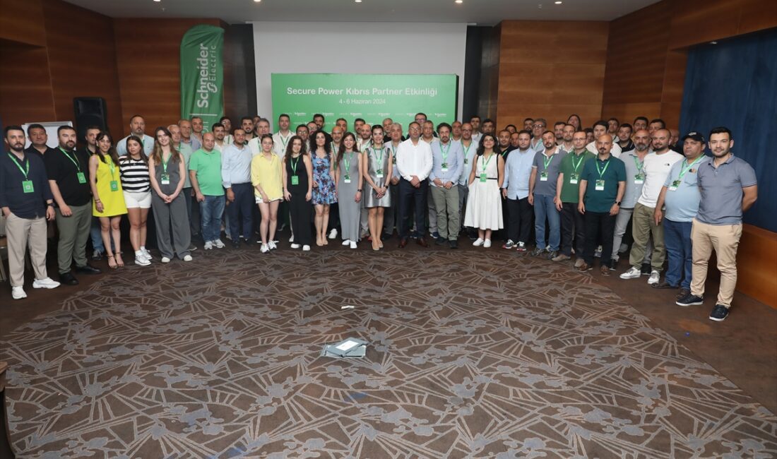 Schneider Electric Secure Power İş Birimi, iş ortaklarıyla Kıbrıs'ta düzenlenen
