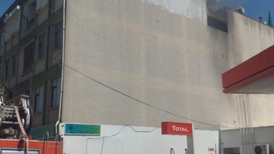 Antalya Serik'te bir apartmanın üçüncü katında çıkan yangın kısa sürede