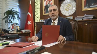 Çalışma ve Sosyal Güvenlik Bakanı Vedat Işıkhan, "Bu noktada yapılması