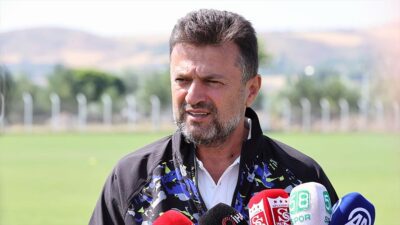 Trendyol Süper Lig ekiplerinden Sivasspor'da teknik direktör Bülent Uygun, kadroyu