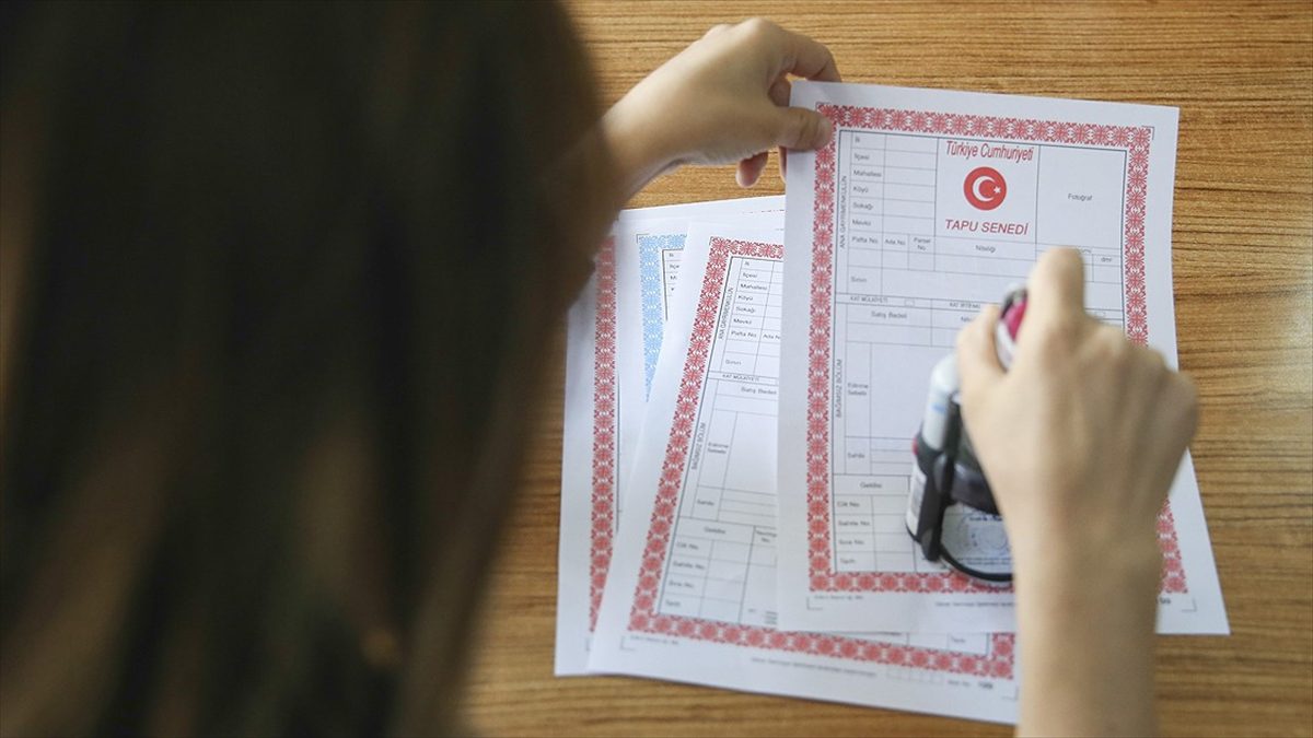 Yılın ilk yarısında tapu işlemlerinden elde edilen harç geliri 2023'ün