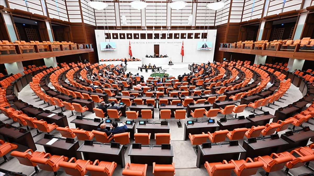 TBMM Adalet Komisyonu Başkanı ve AK Parti İstanbul Milletvekili Cüneyt