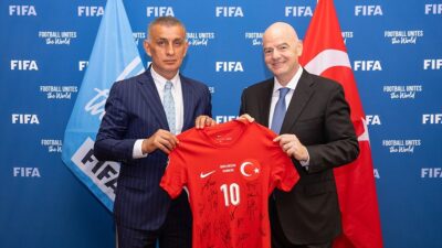 Türkiye Futbol Federasyonu (TFF) Başkanı İbrahim Ethem Hacıosmanoğlu, Fransa'nın başkenti