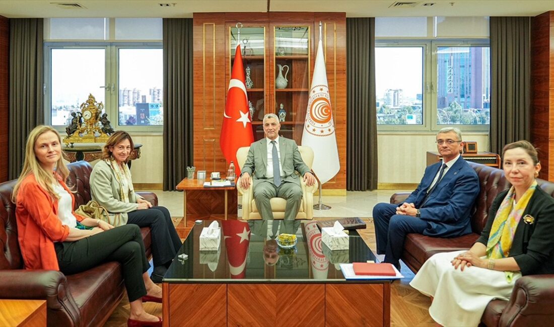 Bakan Bolat, "Görüşmemizde, ticaret hacmimizin sürdürülebilir şekilde artırılması, karşılıklı yatırımların