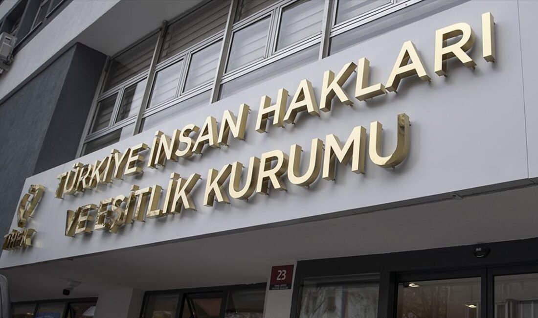 İhlal kararını, Anayasa'nın eşitlik, din ve vicdan özgürlüğü maddeleri ile