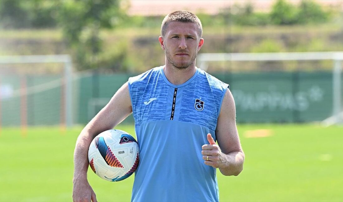 Lundstram, Trabzonspor yeni sezon hazırlıklarını Macaristan'ın Szeged kentinde sürdüren bordo-mavili